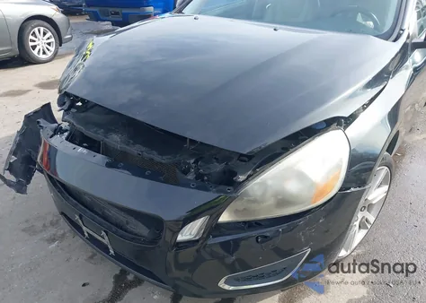 2012 Volvo S60 T5 z USA, uszkodzony, nr VIN YV1622FS0C2043068